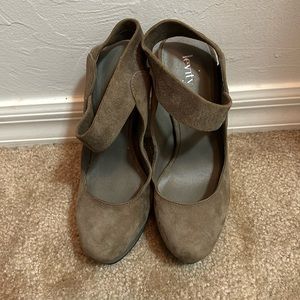 Levity Harlow grey suede heels